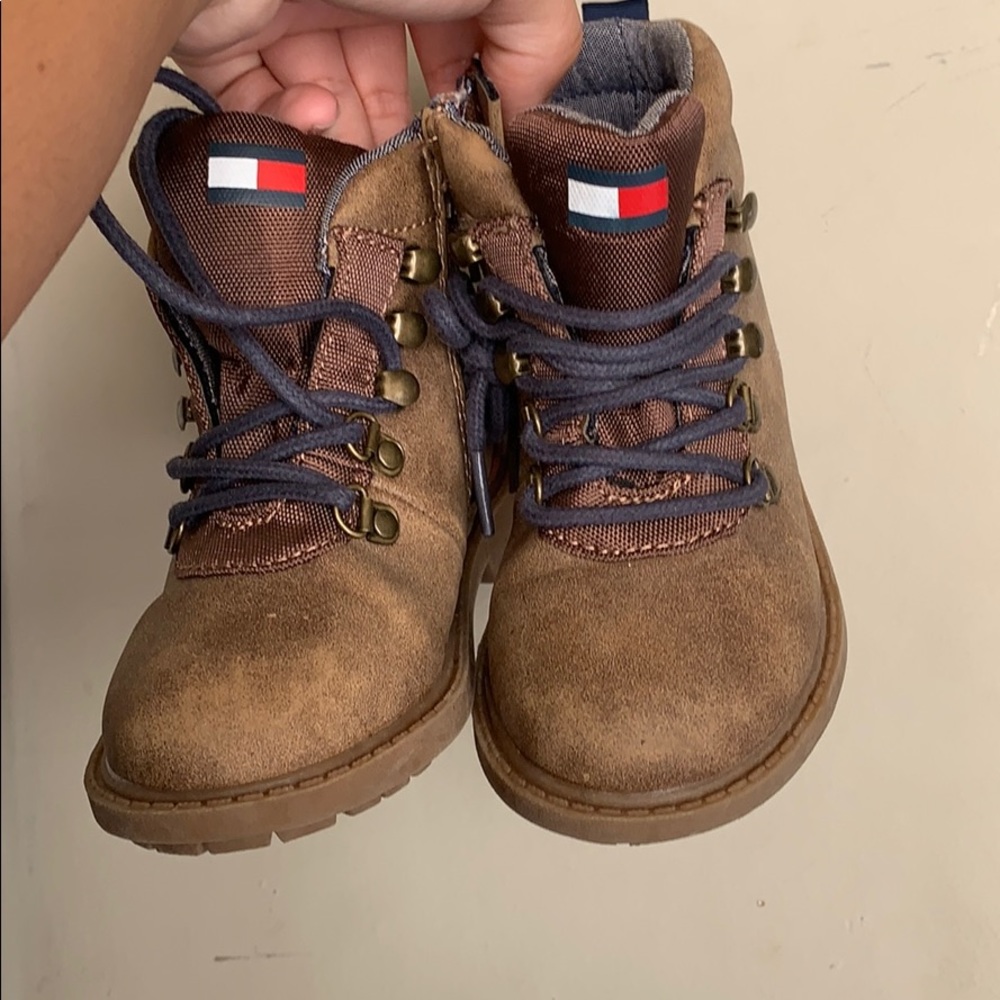 Toddler boy size 8 Tommy Hilfiger boots